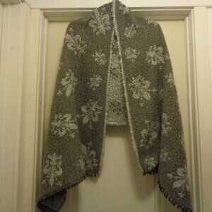 FRENCH GIRL FLEUR DE LIS SHAWL WRAP OR THROW OR COVERING W TEXTURE